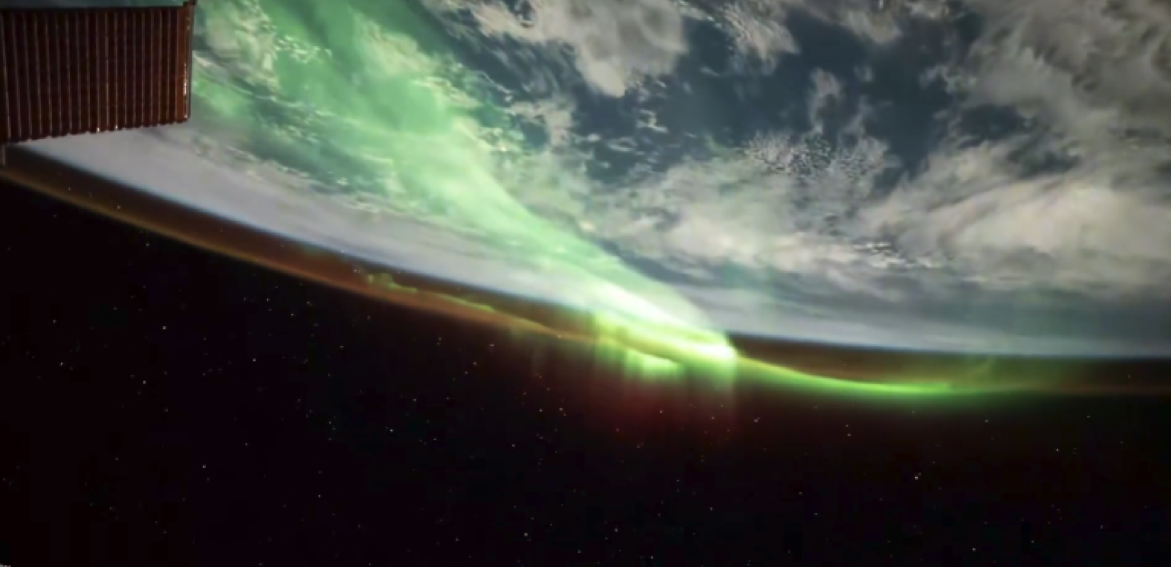 Βίντεο από τον Διεθνή Διαστημικό Σταθμό δείχνει εντυπωσιακές πράσινες κορδέλες σέλαος να «χορεύουν» στη Γη