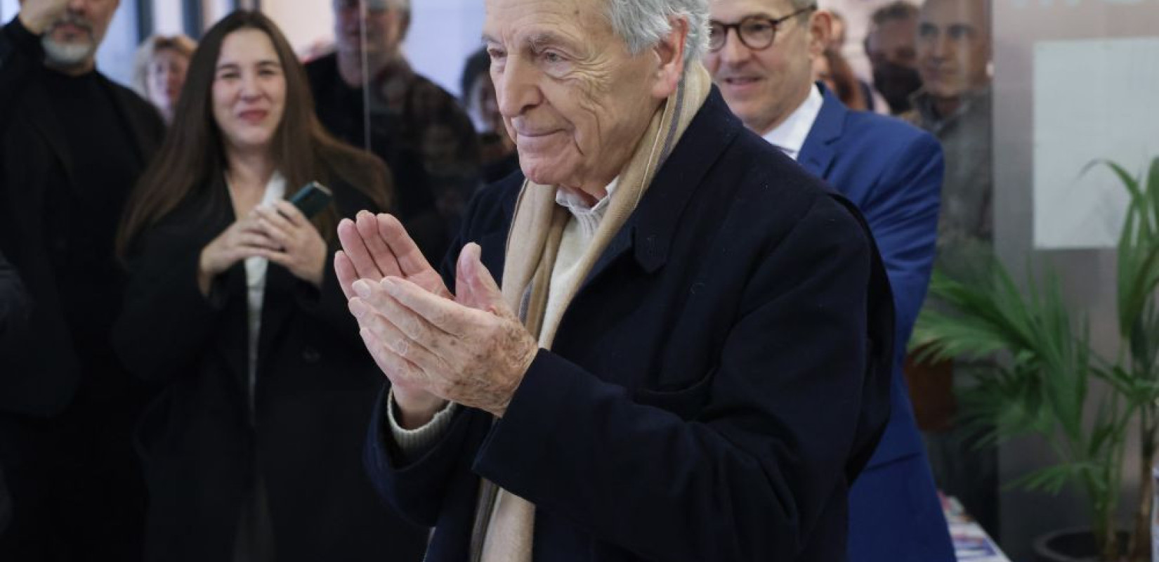 Θεσσαλονίκη: Ευχές και τραγούδια γενεθλίων για τον Κ. Γαβρά στο Γαλλικό Ινστιτούτο και το Γαλλικό Σχολείο