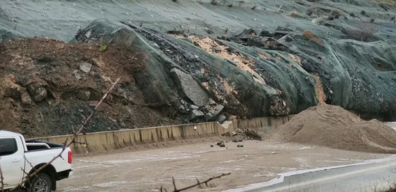 Ιόνια Οδός: «Φρένο» στην κυκλοφορία προς Αντίρριο για 3 μήνες λόγω κατολισθήσεων