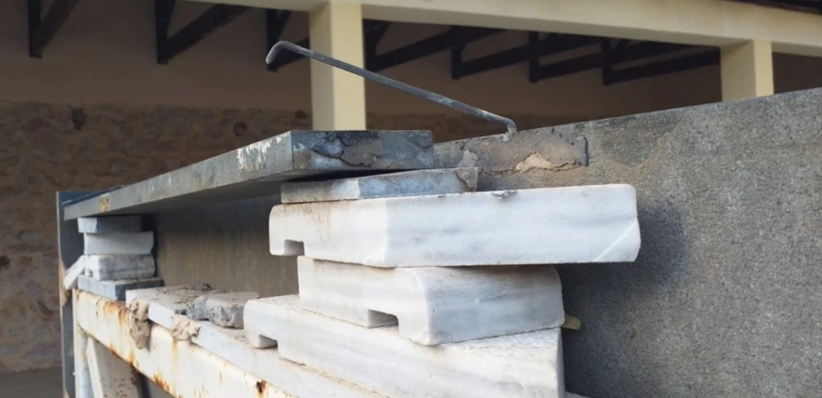 Βανδάλισαν το μνημείο των 200 εκτελεσθέντων στο σκοπευτήριο της Καισαριανής, μετά την αποκάλυψη των ιστορικών φωτογραφιών