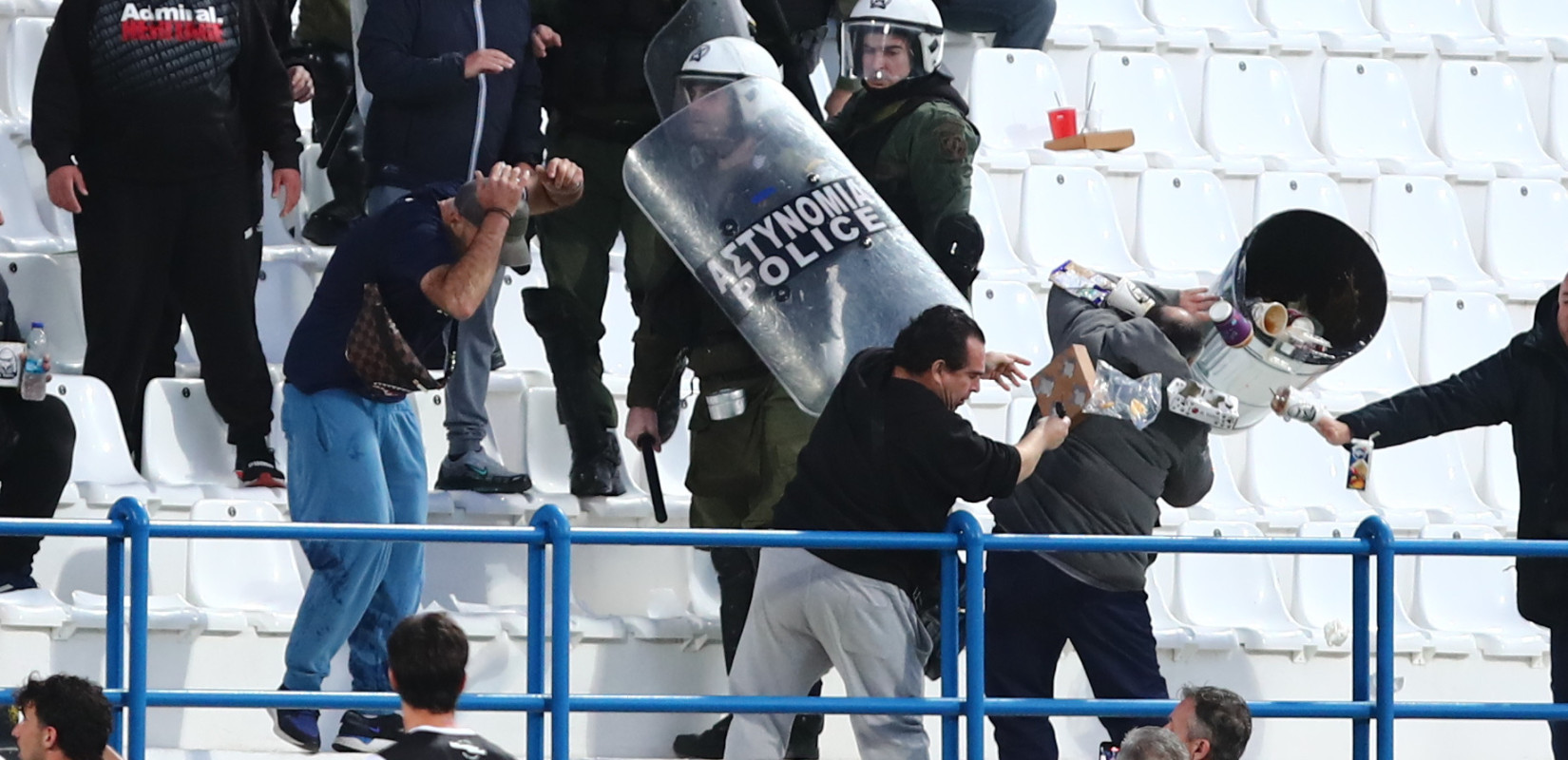 Super League: Επεισόδια στον αγώνα Κηφισιά - ΟΦΗ