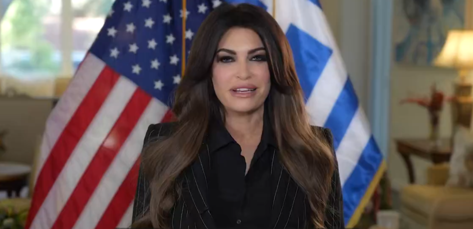 Κίμπερλι Γκίλφοϊλ: «Σε ιστορικά νέα ύψη οι σχέσεις ΗΠΑ-Ελλάδας» – Ο απολογισμός των πρώτων 100 ημερών (βίντεο)