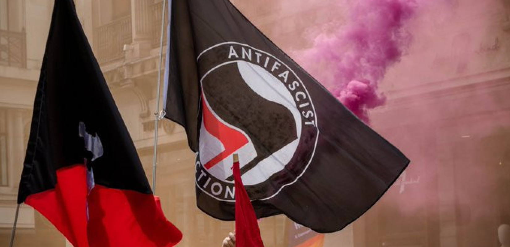 Λιόν: 23χρονος εγκεφαλικά νεκρός μετά από άγριες συγκρούσεις διαδηλωτών (βίντεο)