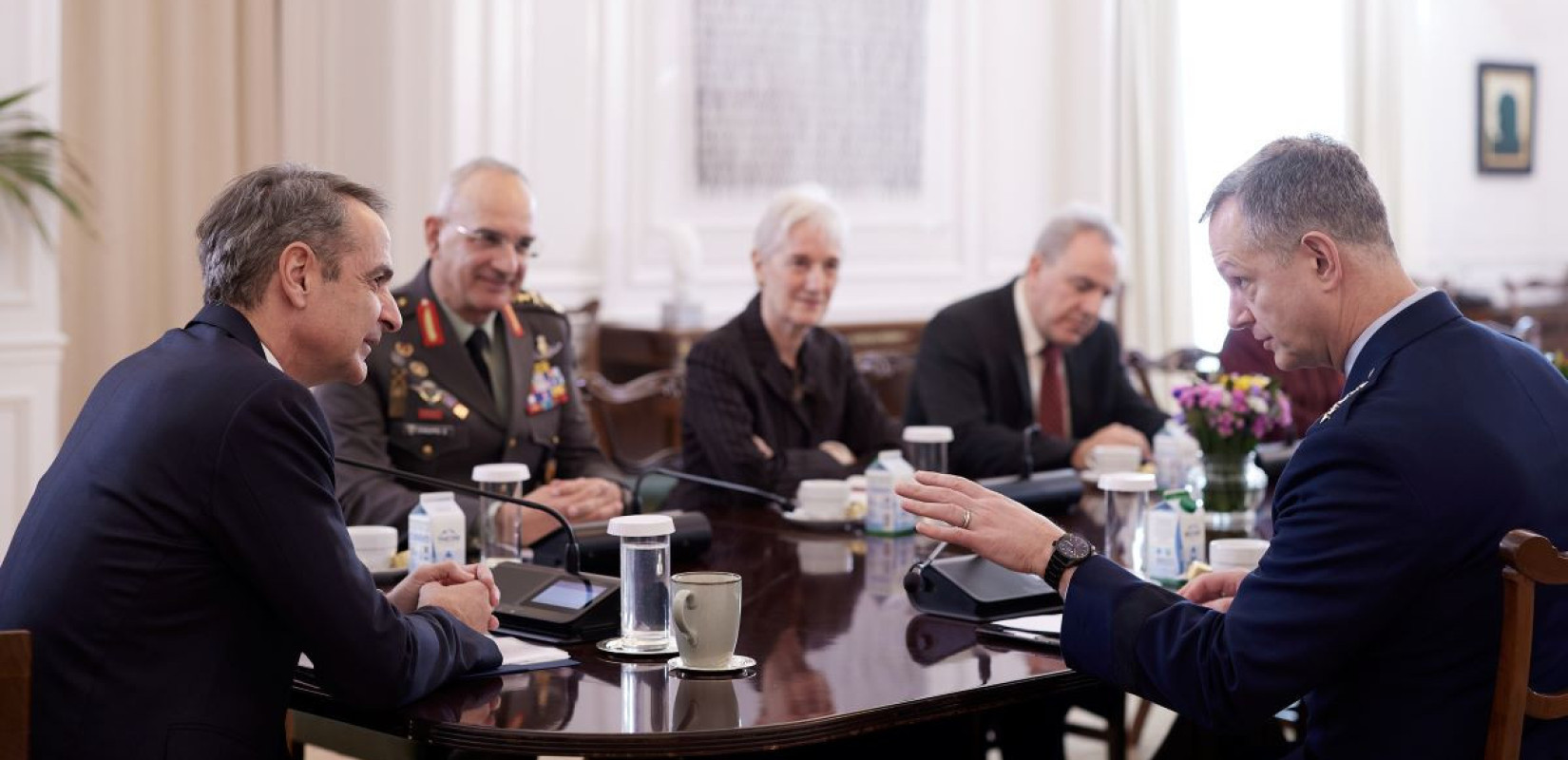 Με τον ανώτατο διοικητή του ΝΑΤΟ στην Ευρώπη συναντήθηκε ο Μητσοτάκης