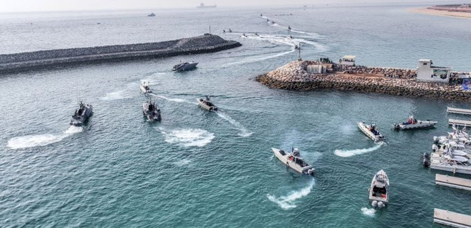 Συναγερμός στα Στενά του Ορμούζ: Επείγον σήμα του Υπουργείου Ναυτιλίας στα ελληνικά πλοία για παρεμβολές