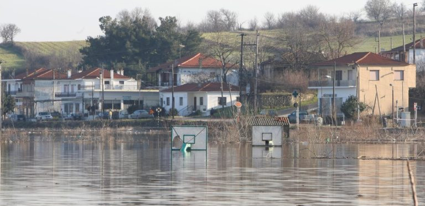 Διδυμότειχο: Άγγιξε τα 6.50 μέτρα η στάθμη του νερού στο Πύθιο - Συστάσεις να αποφεύγονται πλημμυρισμένες περιοχές