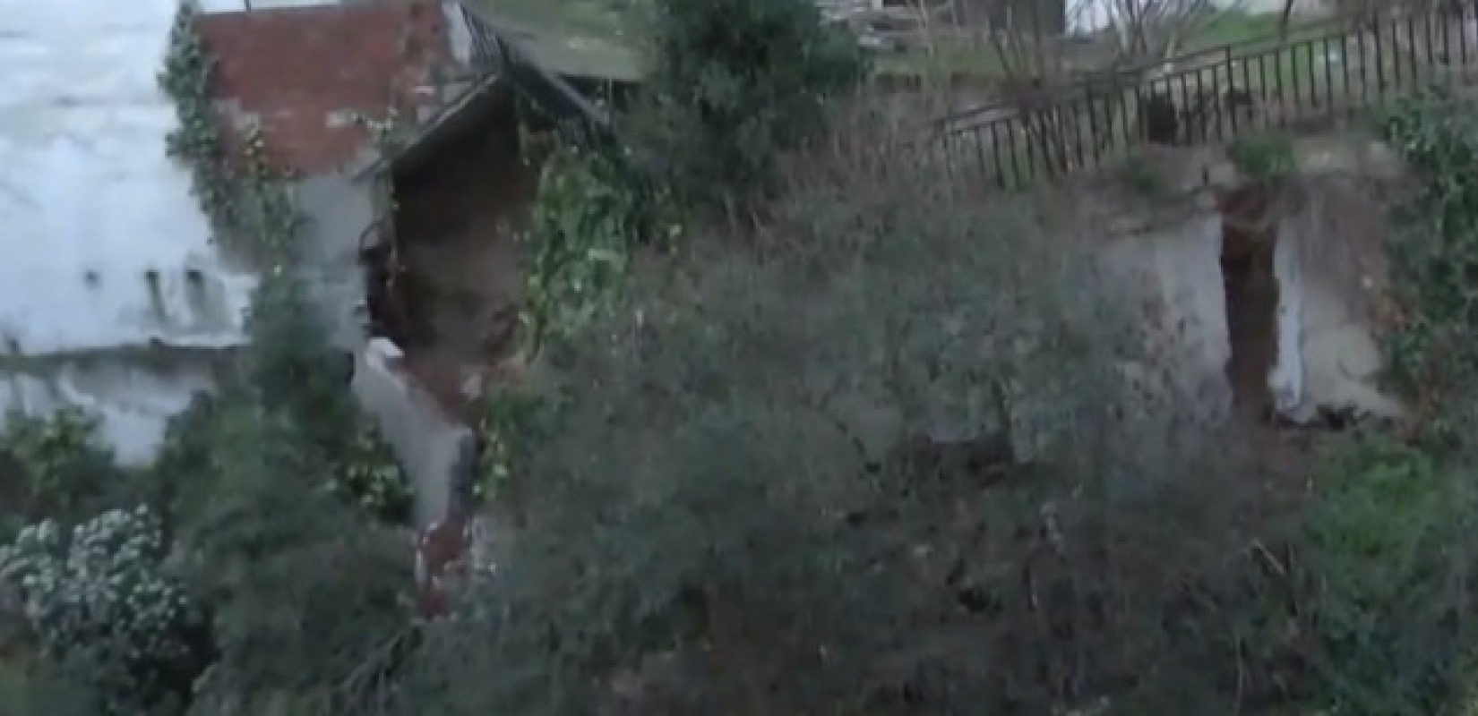 Θεσσαλονίκη: Κατολίσθηση στις Συκιές - Ολόκληρη πλαγιά απειλεί κατοικίες (βίντεο)