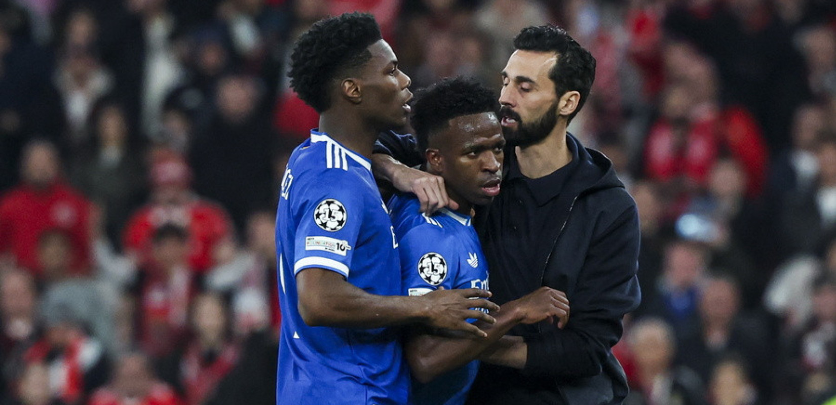 Champions League: Σάλος με τη ρατσιστική επίθεση του Πρεστιάνι κατά του Βινίσιους - Η επίμαχη λέξη και το πρωτόκολλο Χ (βίντεο)