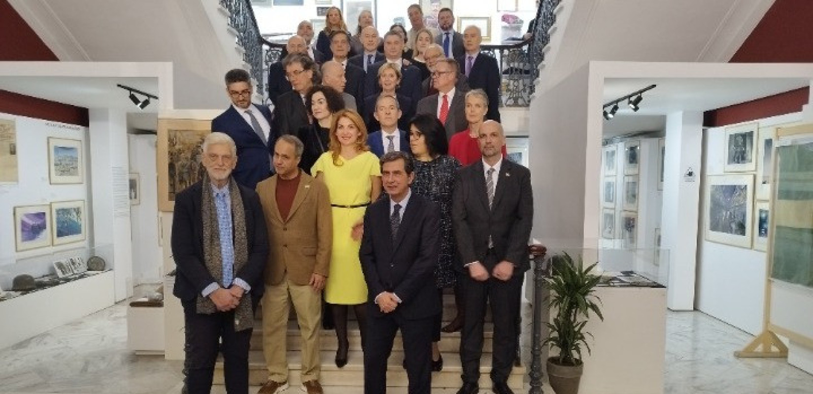 Θεσσαλονίκη: διπλωματία και πολιτισμός στο Διοικητήριο – Κοπή πίτας του Προξενικού Σώματος και έκθεση Κώστα Λούστα