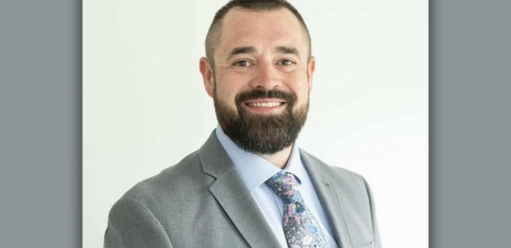 ΗΠΑ: Πώς ένας άνδρας κατηγορούμενος για φόνο κατάφερε να κερδίσει Ρεπουμπλικανικό χρίσμα για τη θέση του σερίφη