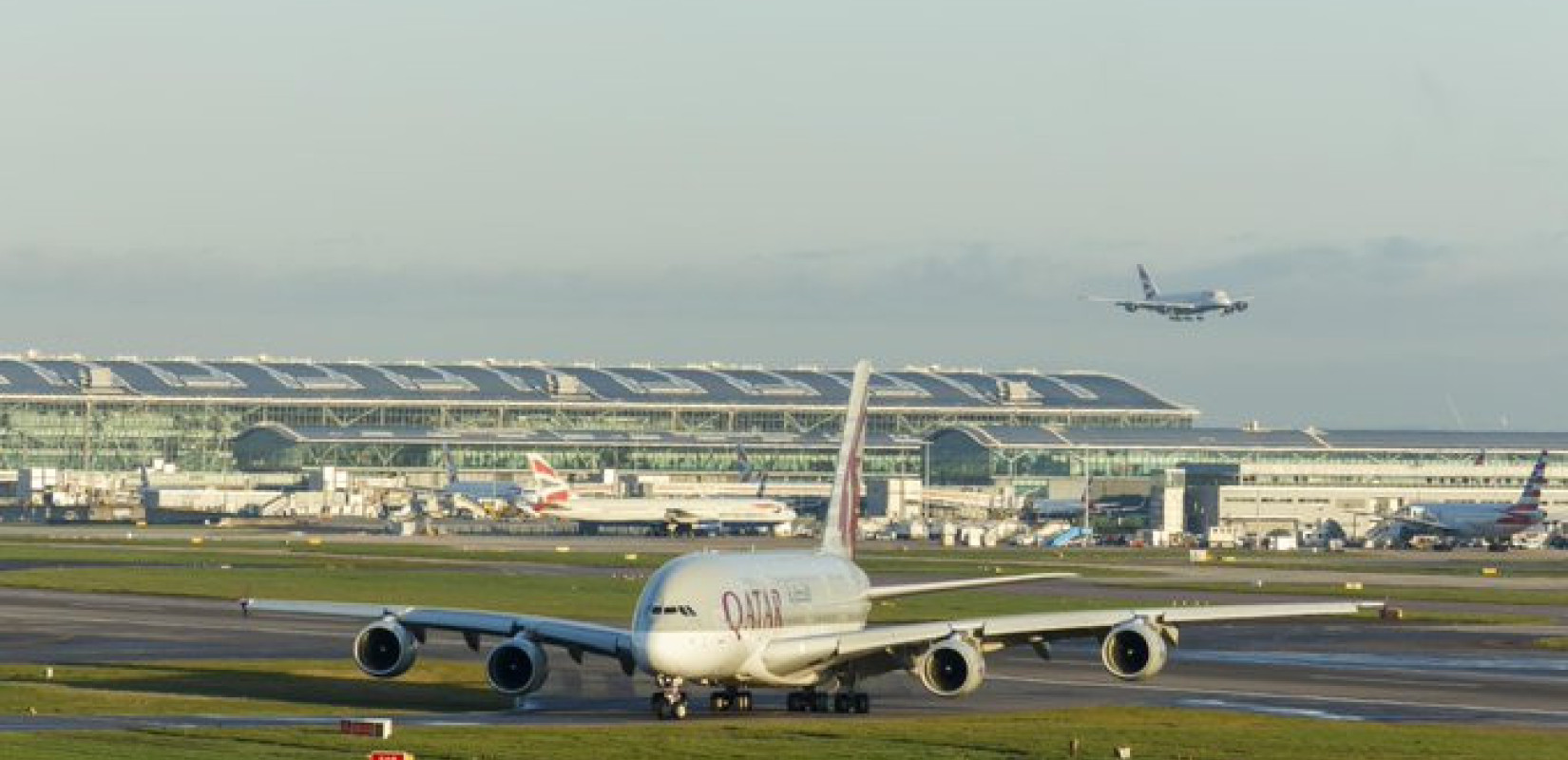 Αγώνας... μετ' εμποδίων οι απομακρύνσεις πολιτών από την Μέση Ανατολή - Ακυρώνονται και αναστέλλοντα πτήσεις