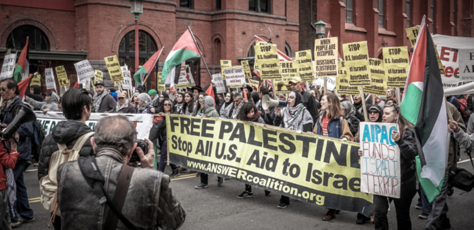 ΗΠΑ: Η υποστήριξη των Αμερικανών στο Ισραήλ μειώνεται, αυξάνεται υπέρ των Παλαιστινίων