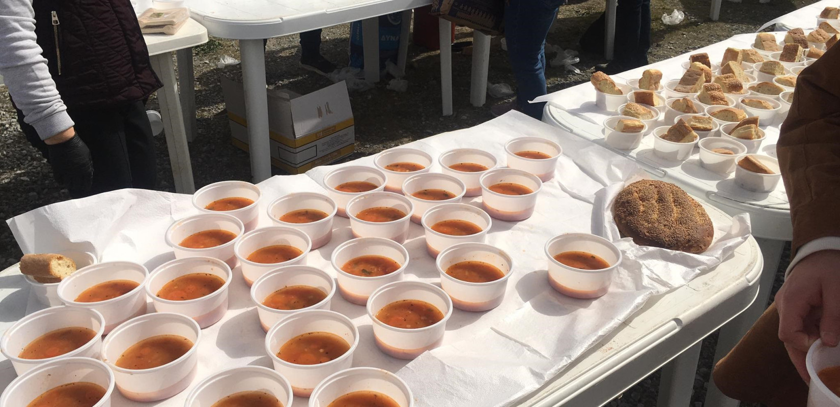 Καθαρά Δευτέρα στο Φράγμα της Θέρμης με γιγαντιαία κατσαρόλα και παραδοσιακό γλέντι