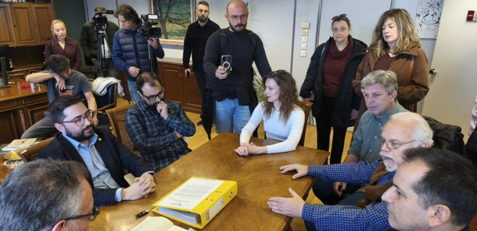 ΔΕΘ: Παραδόθηκαν οι 23.000 υπογραφές για το δημοψήφισμα - Στις 26 Απριλίου η διαδικασία