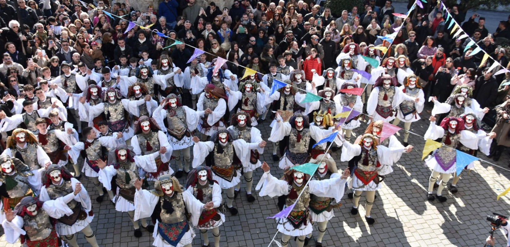 Γενίτσαροι και Μπούλες ξεσήκωσαν τη Νάουσα