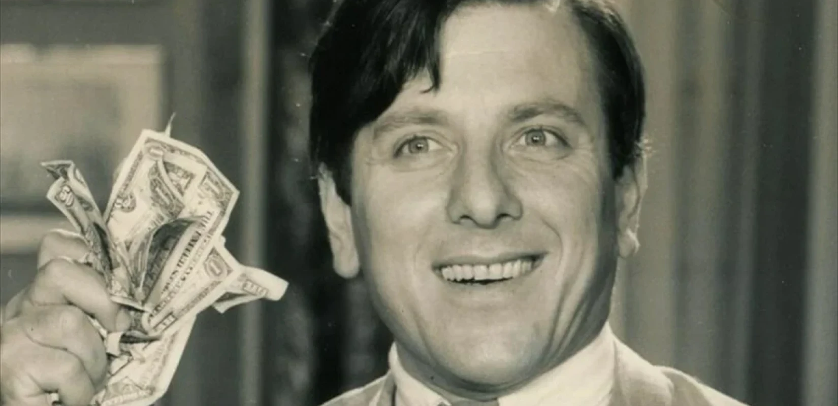 Έξι χρόνια χωρίς τον Κώστα Βουτσά: Το συγκινητικό αφιέρωμα της Φίνος Φιλμ (βίντεο)