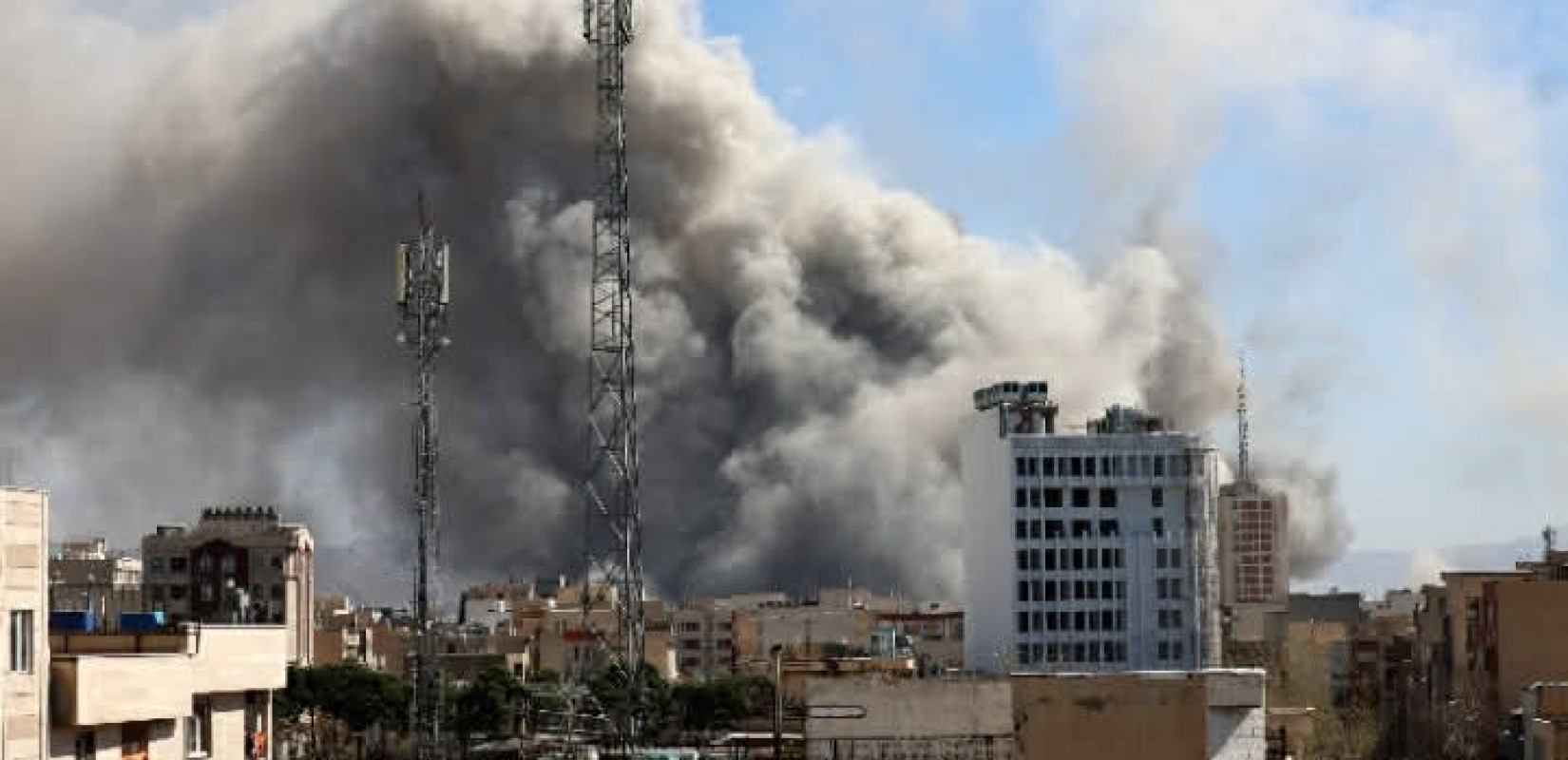 Ανάφλεξη στη Μέση Ανατολή: Όλο και πιο επικίνδυνη η κλιμάκωση - Επιθέσεις, χτυπήματα και συναγερμός σε όλη την περιοχή