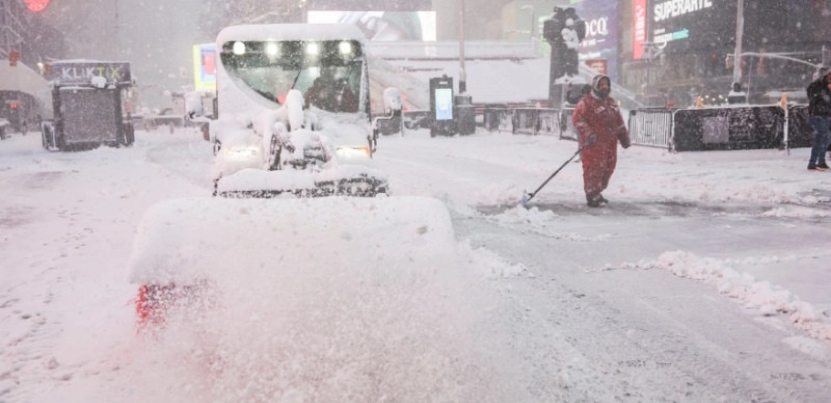 ΗΠΑ: Σφοδρή χιονοθύελλα σαρώνςι τη βορειοανατολικές πολιτείες - Νέα Υόρκη, Νιου Τζέρσεϊ και Μασαχουσέτη σε κατάσταση έκτακτης ανάγκης (βίντεο)