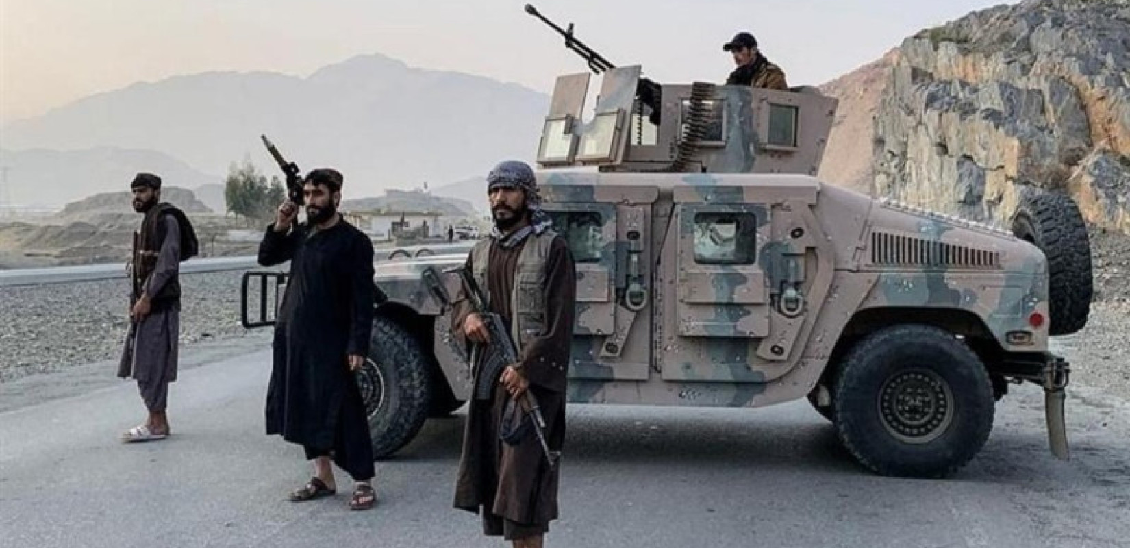 Το Πακιστάν κηρύσσει «ανοικτό πόλεμο» στο Αφγανιστάν - Οι Ταλιμπάν απαντούν με σφοδρές επιθέσεις