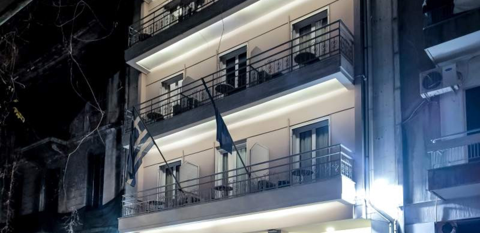 Συλληπητήρια Ζαχαράκη για τον θάνατο 15χρονου Γάλλου μαθητή που έπεσε από ξενοδοχείο