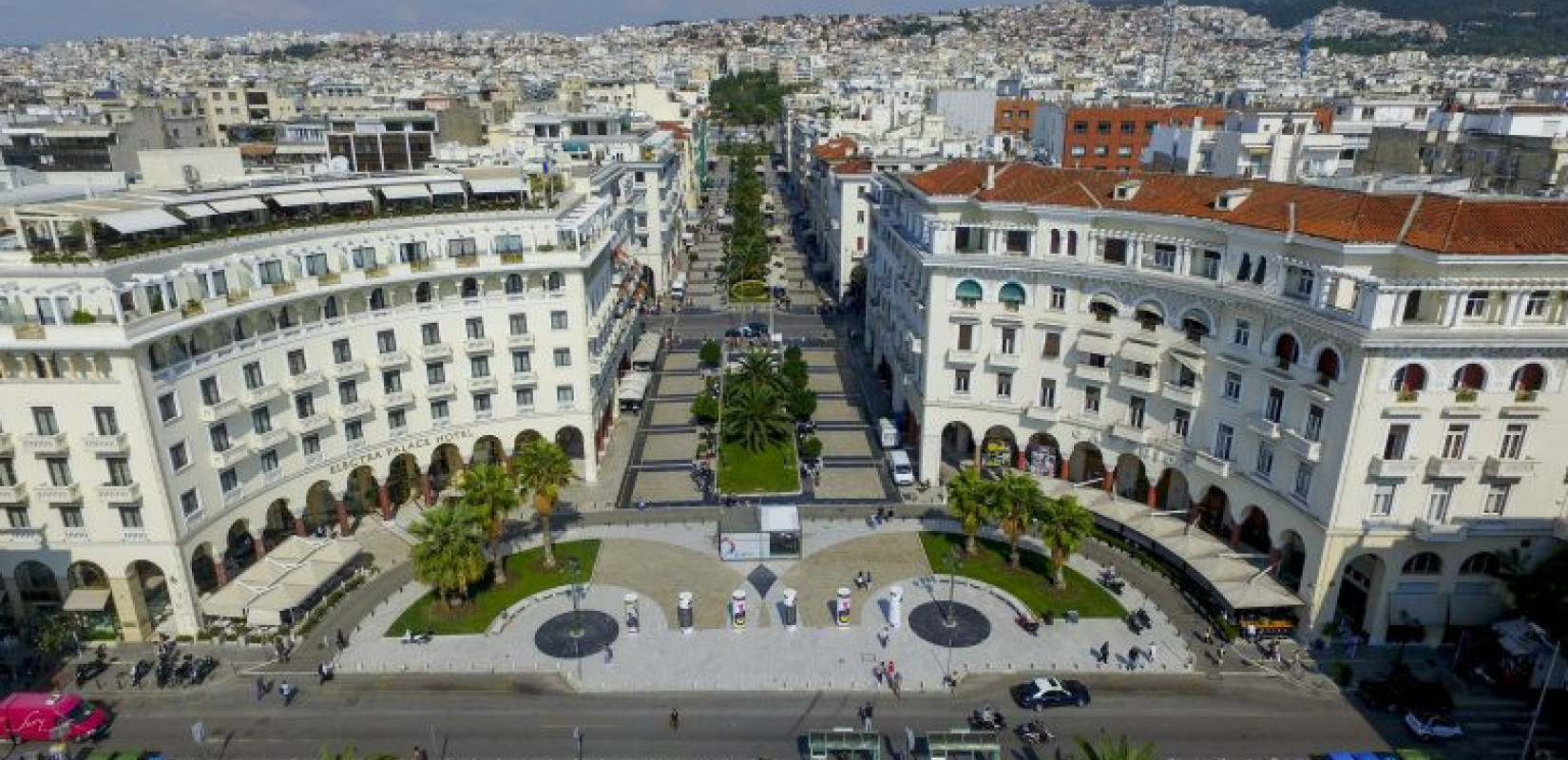 Θεσσαλονίκη: Πόλη των αντιφάσεων για τους τουρίστες - «Μαγεύουν» φαγητό, διασκέδαση, «παιδεύουν» οι υποδομές