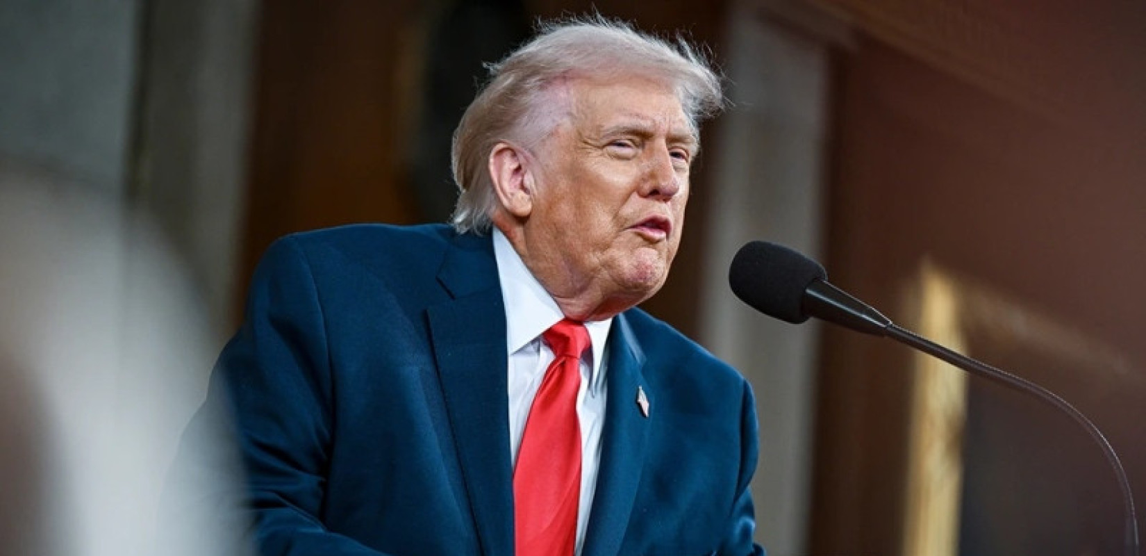 Σε σκάνδαλο μετατρέπεται η εμπλοκή Τραμπ στην υπόθεση Έπστιν - Το Υπουργείο Δικαιοσύνης απέκρυψε ντοκουμέντα