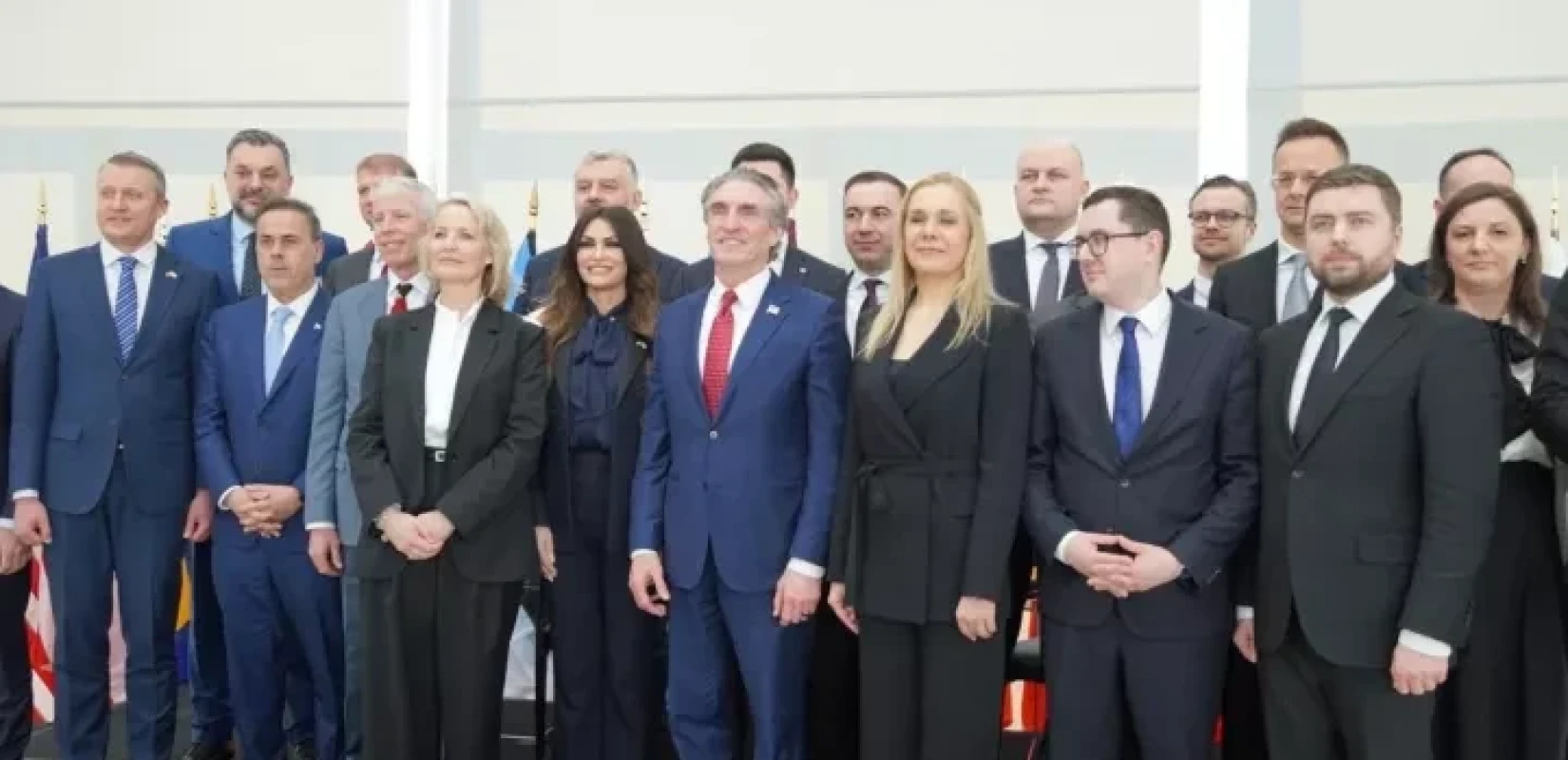 Κοινό ανακοινωθέν των 13 υπουργών των χωρών του Κάθετου Διαδρόμου: Αύξηση του αμερικανικού LNG σε Κεντρική και Ανατολική Ευρώπη