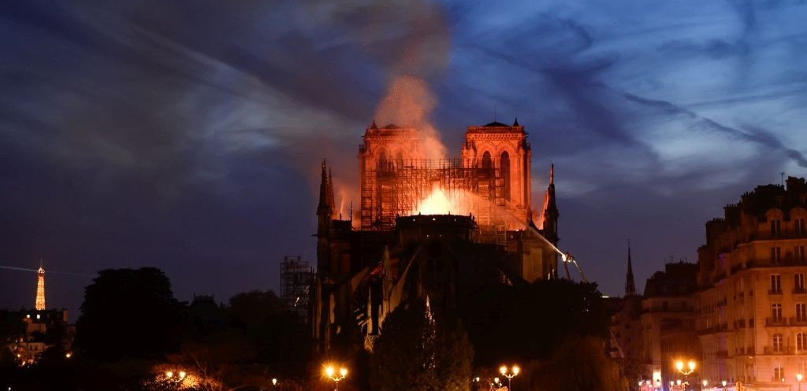 Γαλλία: Για πρώτη φορά έπειτα από 200 χρόνια χωρίς χριστουγεννιάτικη λειτουργία στη Νοτρ Νταμ