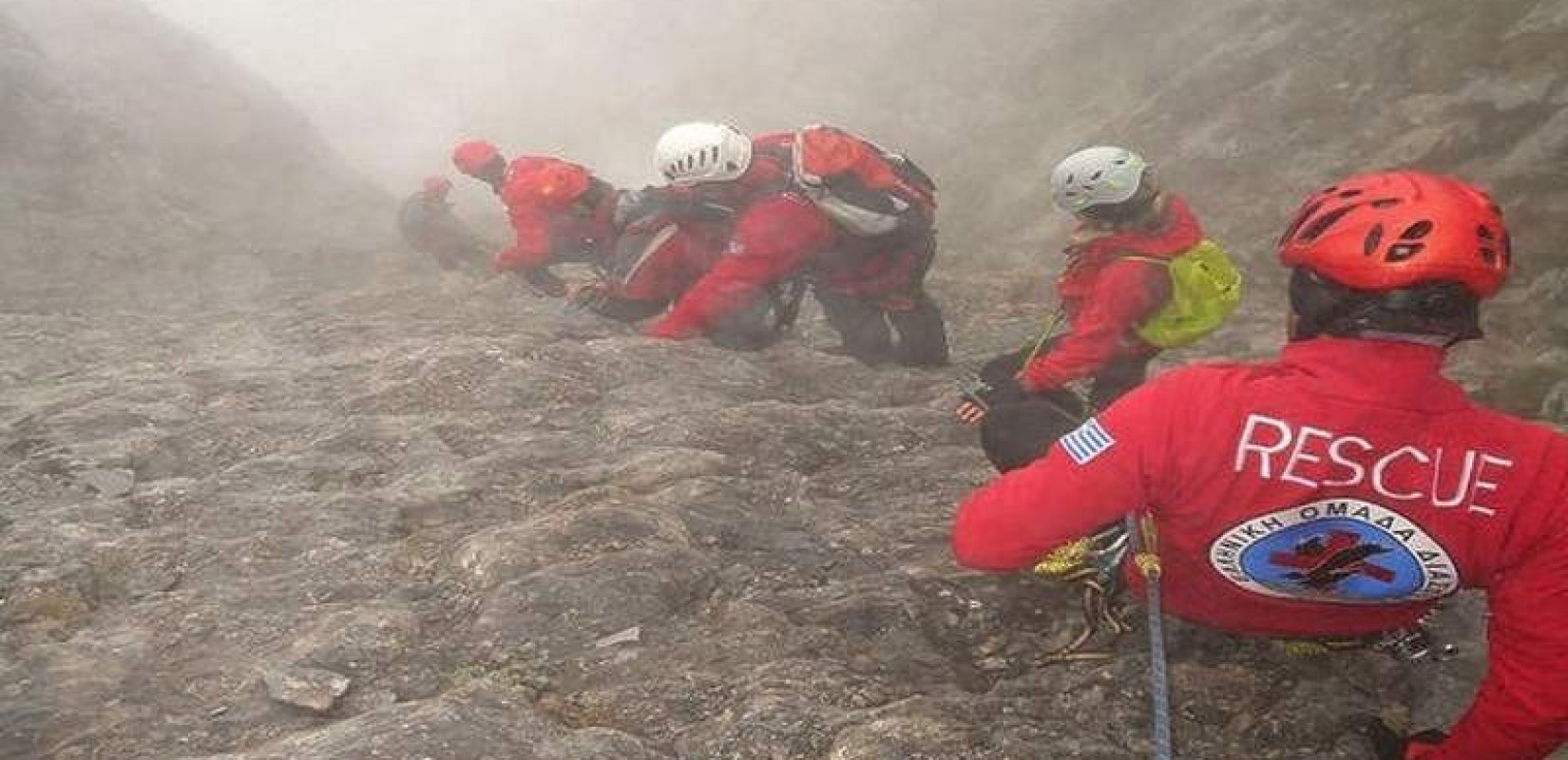 Όλυμπος: Επιχείρηση μεταφοράς γυναίκας - ορειβάτη που τραυματίστηκε