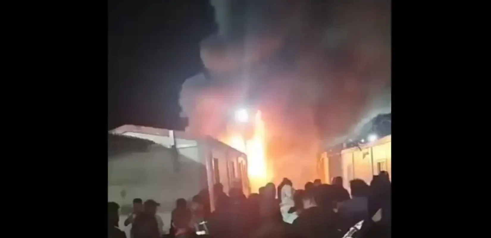 Φωτιά σε κοντέινερ στο κέντρο κράτησης μεταναστών στην Αμυγδαλέζα