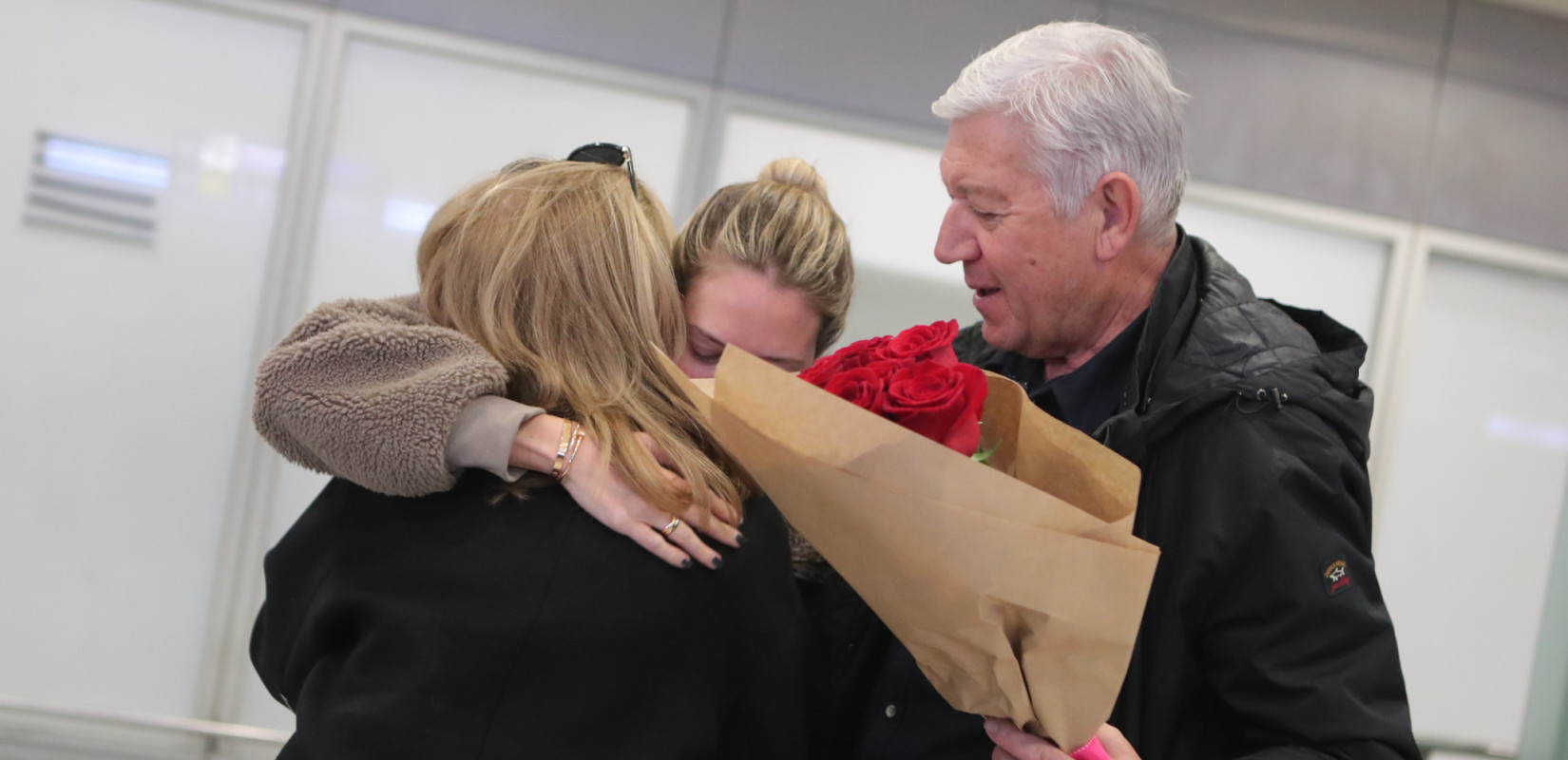 Επέστρεψαν στην Αθήνα 87 Έλληνες από το Ομάν (βίντεο)