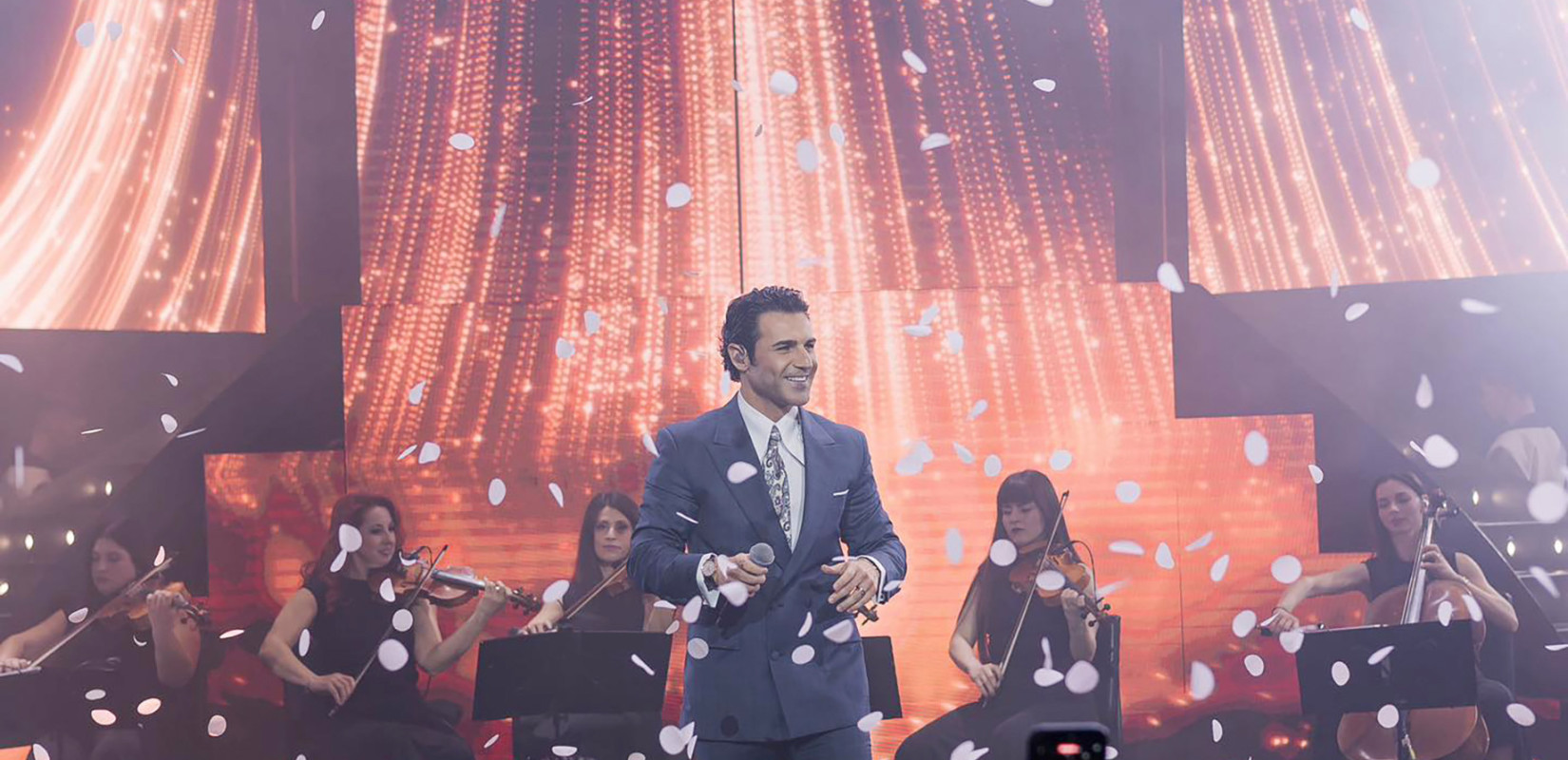 Πέτρος Ιακωβίδης και Ρία Ελληνίδου ανεβάζουν το κέφι στη Θεσσαλονίκη