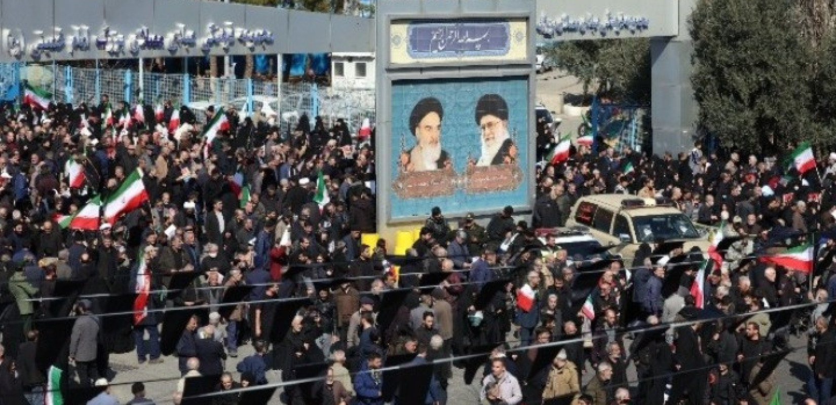 Ιράν: Κάλεσμα του εμβληματικού σιίτη κληρικού Μακαρέμ Σιραζί για την άμεση επιλογή ανώτατου ηγέτη