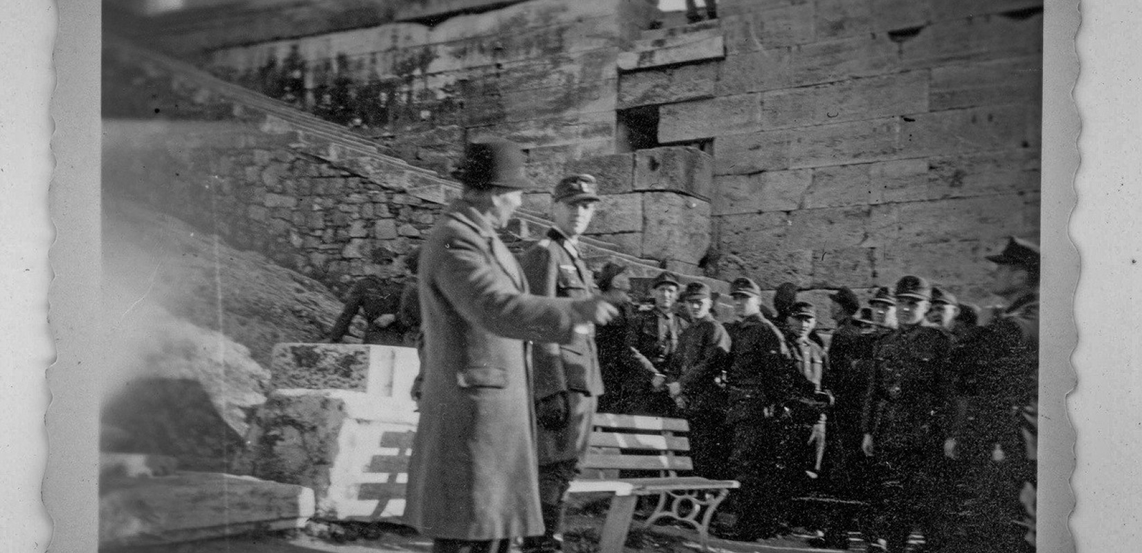 Καισαριανή: Πώς οι φωτογραφίες από τις εκτελέσεις των 200 κομμουνιστών ρίχνουν φως στα σκοτάδια του ναζισμού