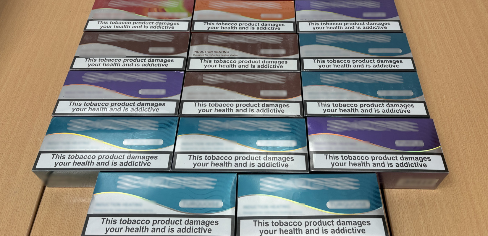 Σέρρες: Μετέφερε 170 πακέτα λαθραίων τσιγάρων θερμαινόμενου καπνού