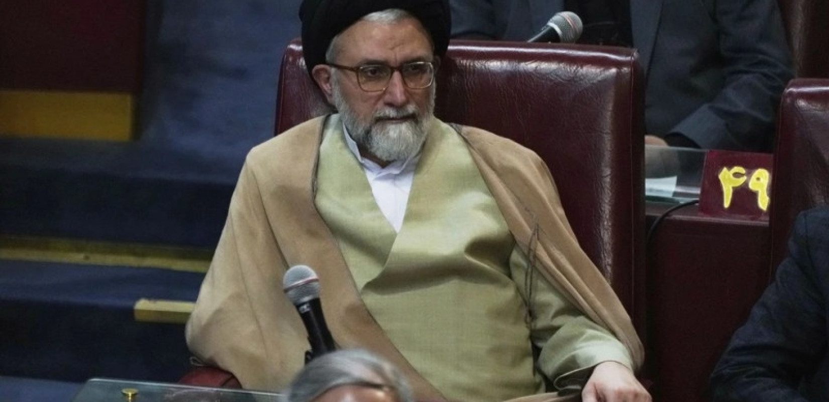 Κλιμάκωση στη Μέση Ανατολή: Το Ισραήλ χτυπά την ηγεσία του Ιράν - Στο στόχαστρο ο υπουργός Πληροφοριών, εικόνες με τα φέρετρα Λαριτζανί