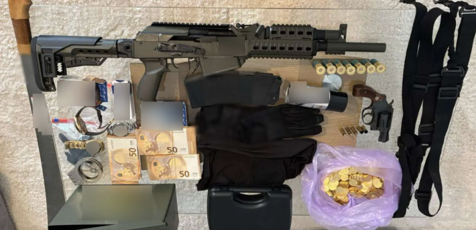 Λάρισα: Η οικογένεια με τις 78 δικογραφίες – Πώς «ρήμαζαν» θύματα με χρυσές λίρες και εκβιασμούς