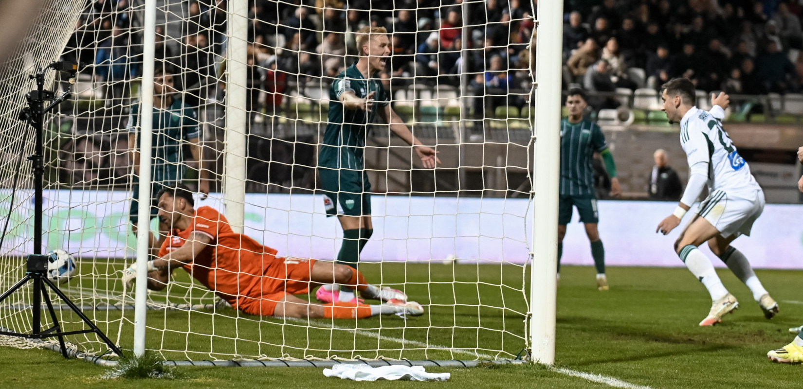 Super League: Ο Παναθηναϊκός σάρωσε τον Λεβαδειακό και «κλείδωσε» την τετράδα