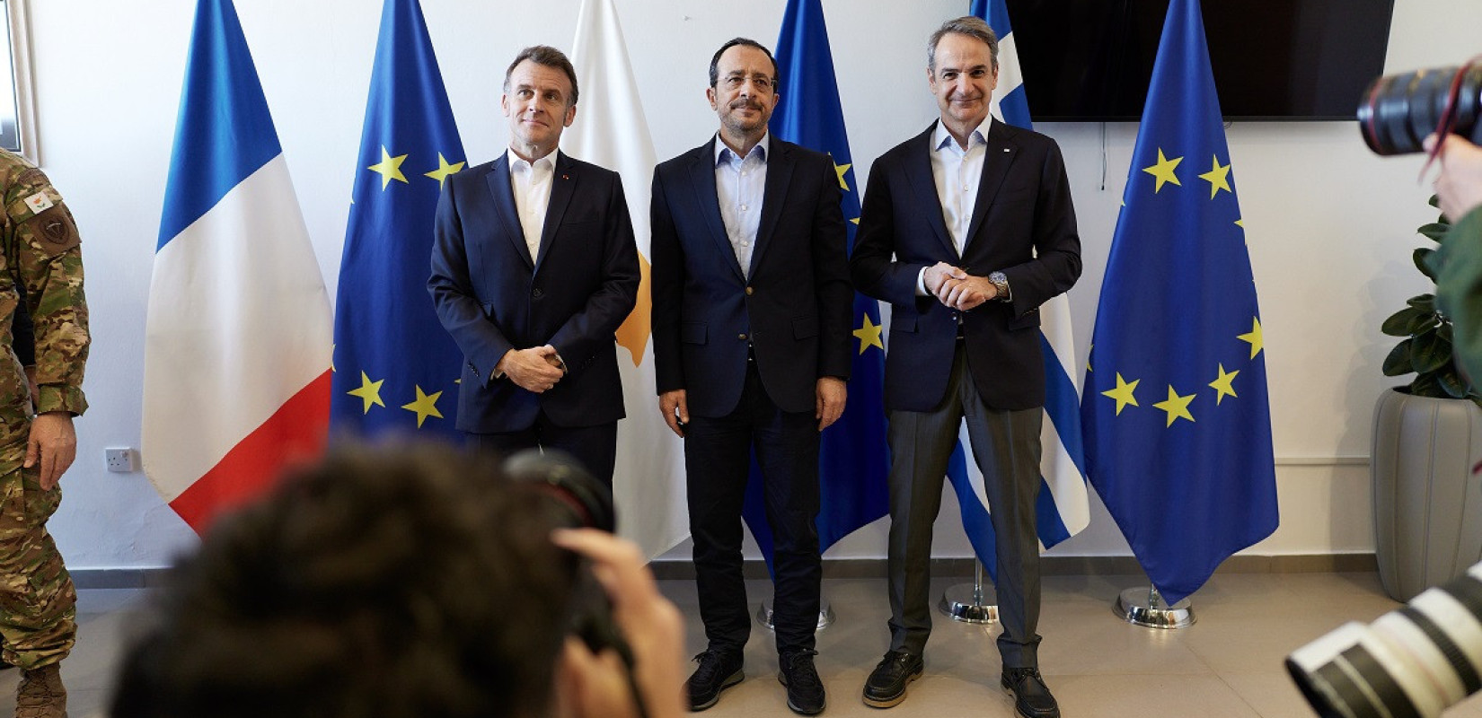 «Όταν επιτίθεται κάποιος στην Κύπρο επιτίθεται σε όλη την Ευρώπη» - Ηχηρά μηνύματα Μητσοτάκη, Μακρόν και Χριστοδουλίδη