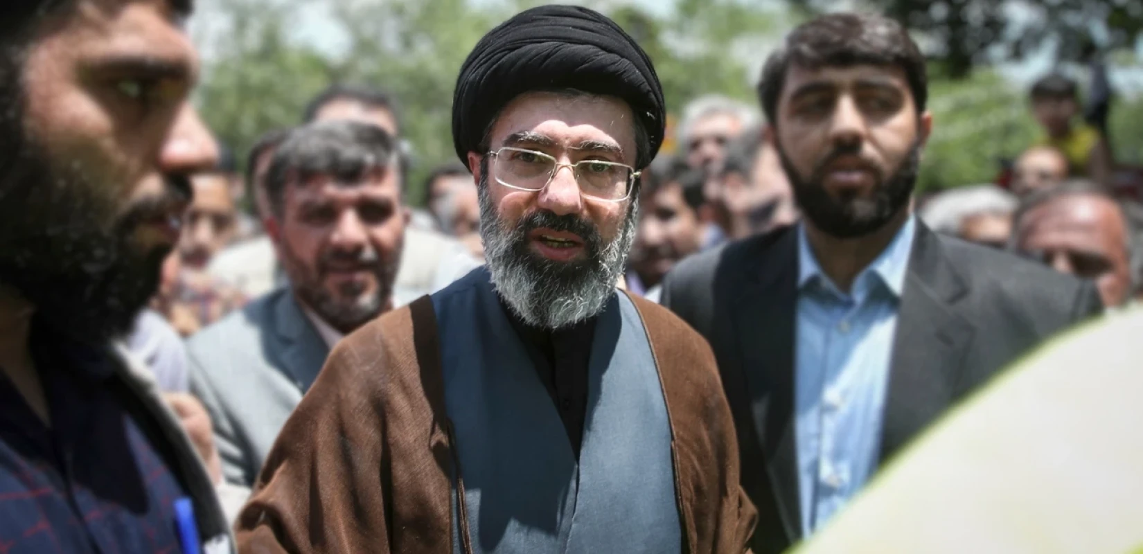 Iράν: Ο Μοτζτάμπα Χαμενεΐ, ο δεύτερος γιος του Αγιατολάχ Αλί Χαμενεΐ, νέος ανώτατος ηγέτης