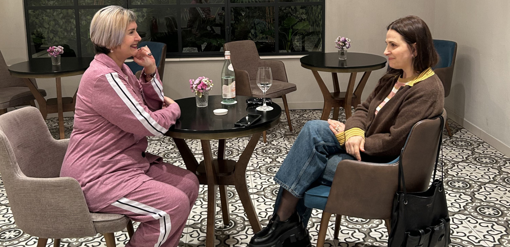 Η Ζιλιέτ Μπινός στο emakedonia και τη «ΜτΚ»: «Αυτό που περνούν οι άνθρωποι στο Ιράν είναι φρικτό. Η καρδιά μου είναι μαζί τους»