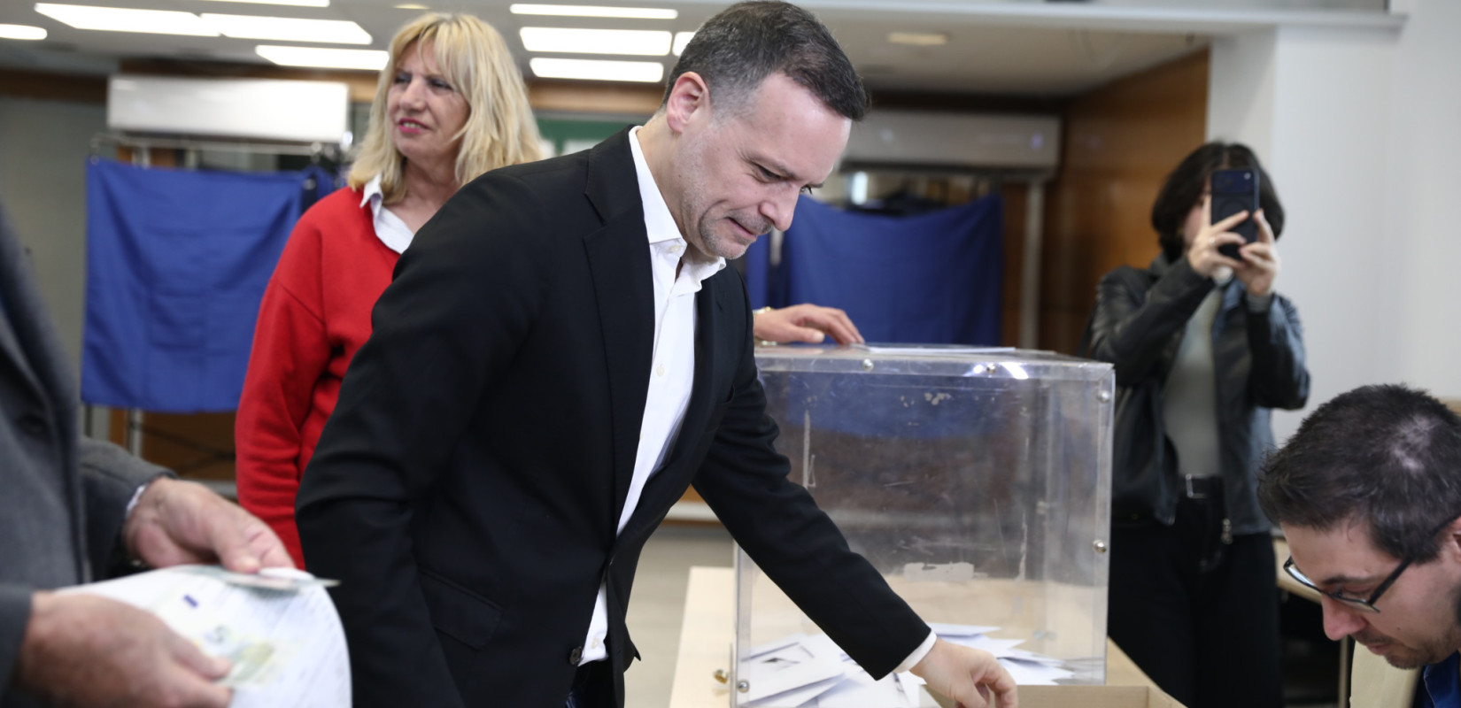 ΠΑΣΟΚ: Στην κάλπη ο Χάρης Δούκας για την ανάδειξη συνέδρων – «Σήμερα κάνουμε το πρώτο βήμα για την υπέρβαση»