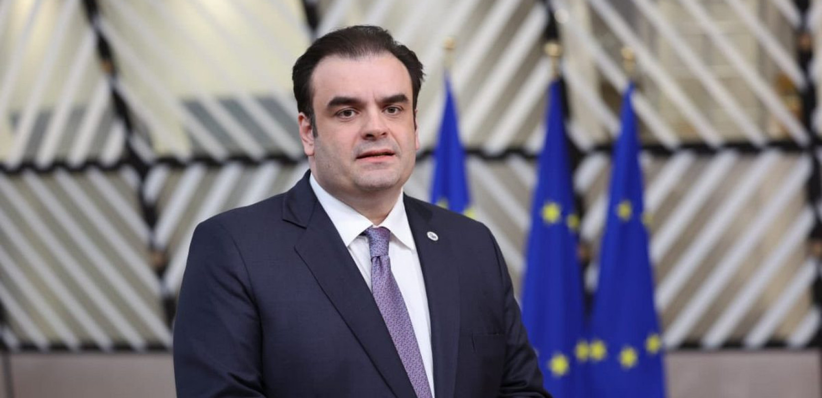 Πιερρακάκης: «Ασπίδα» 300 εκατ. ευρώ κατά της ακρίβειας: Οι 4 πυλώνες των μέτρων - Πώς και πόσο ωφελούνται οι ιδιοκτήτες ΙΧ