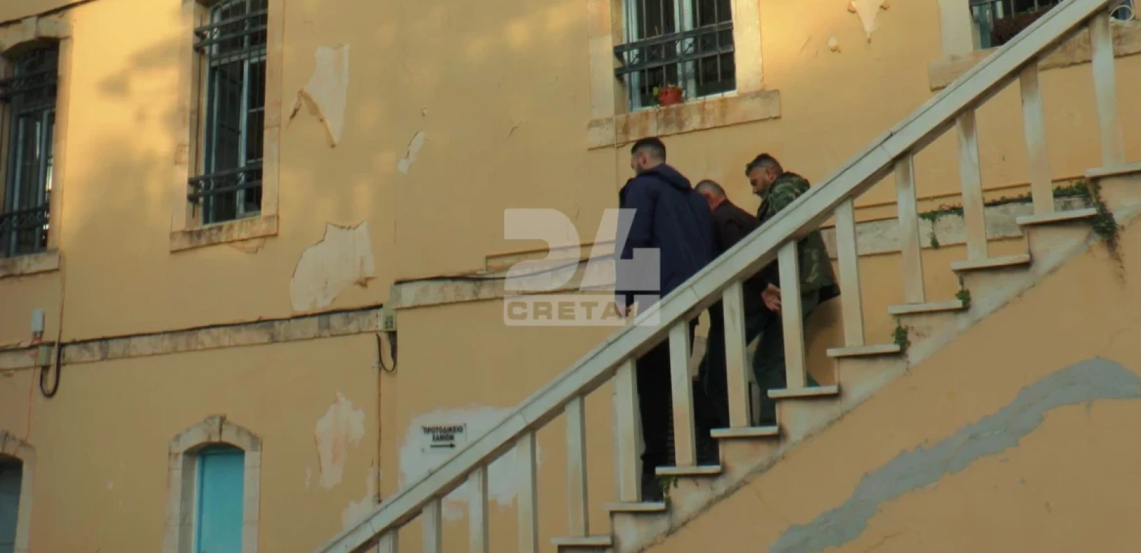 Προθεσμία να απολογηθεί τη Δευτέρα πήρε ο 58χρονος Πολωνός που κατηγορείται για κατασκοπεία στη Σούδα