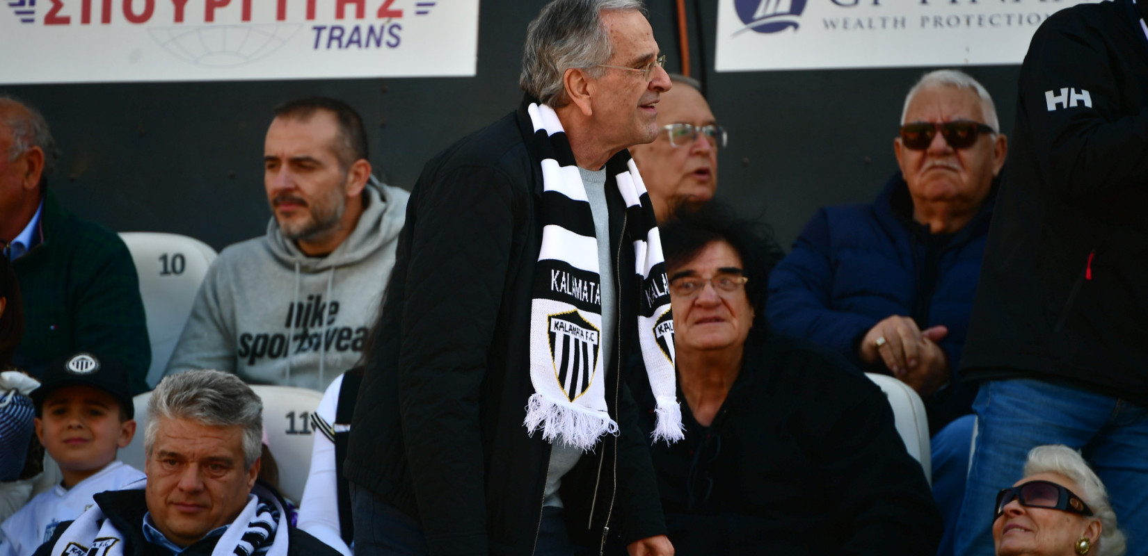 Καλαμάτα: Ο Αντώνης Σαμαράς με κασκόλ της «μαύρης θύελλας» στη φιέστα για την άνοδο στη Super League (βίντεο)