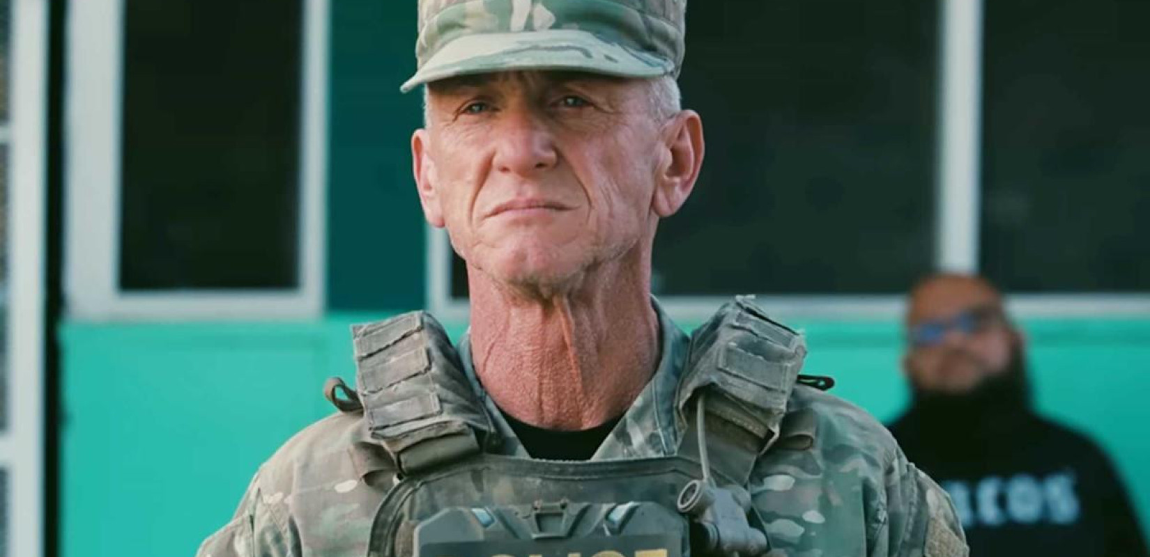 Η Ουκρανία έδωσε στον Σον Πεν «ατσάλινο Όσκαρ» από συντρίμμια βαγονιού - Δείτε βίντεο