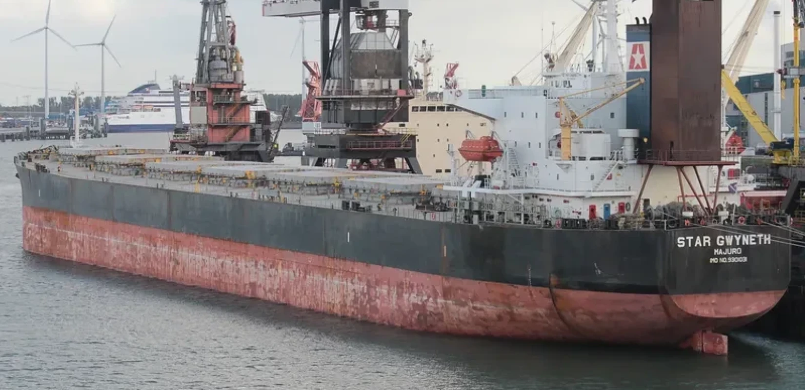 Ελληνόκτητο το ένα από τα τρία πλοία που χτυπήθηκαν στα Στενά του Ορμούζ