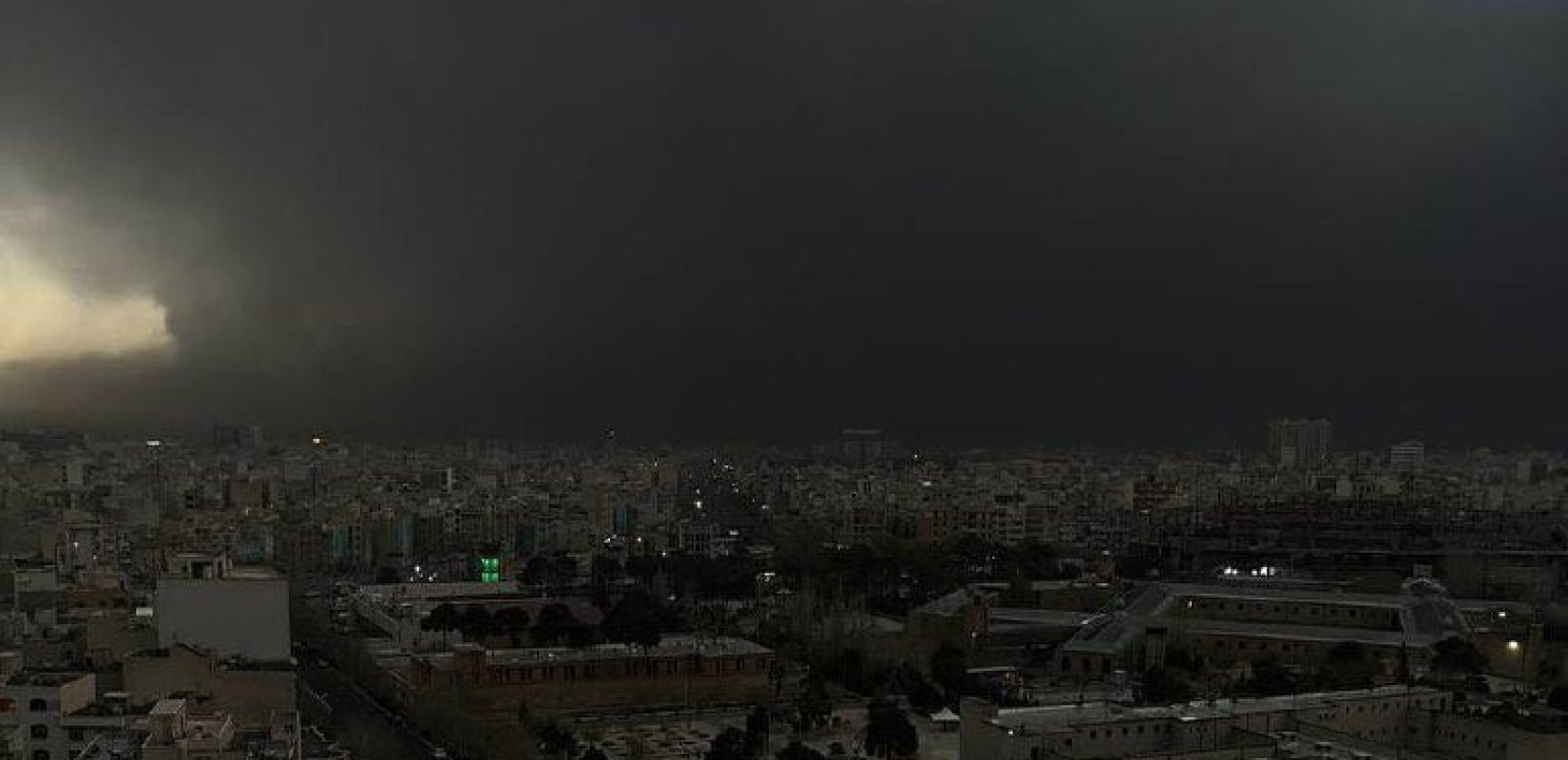 Iσραηλινός στρατός: Θα καταδιώξουμε κάθε διάδοχο του Χαμενεΐ - Δείτε βίντεο από την Τεχεράνη που βρέχει... πετρέλαιο