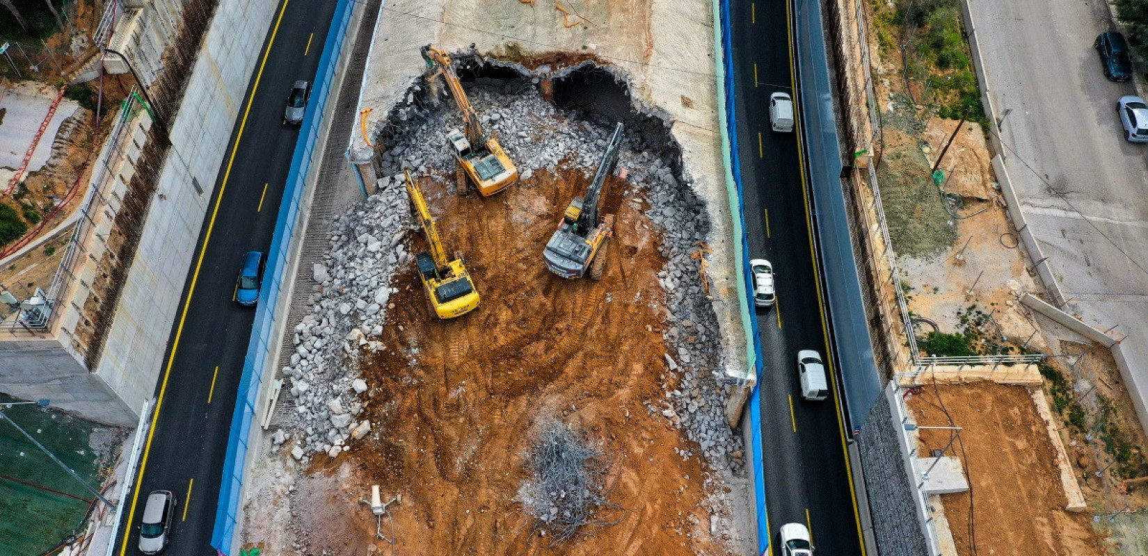 Θεσσαλονίκη: Εντυπωσιακές εικόνες από την κατεδάφιση του τούνελ στα Κωνσταντινοπολίτικα