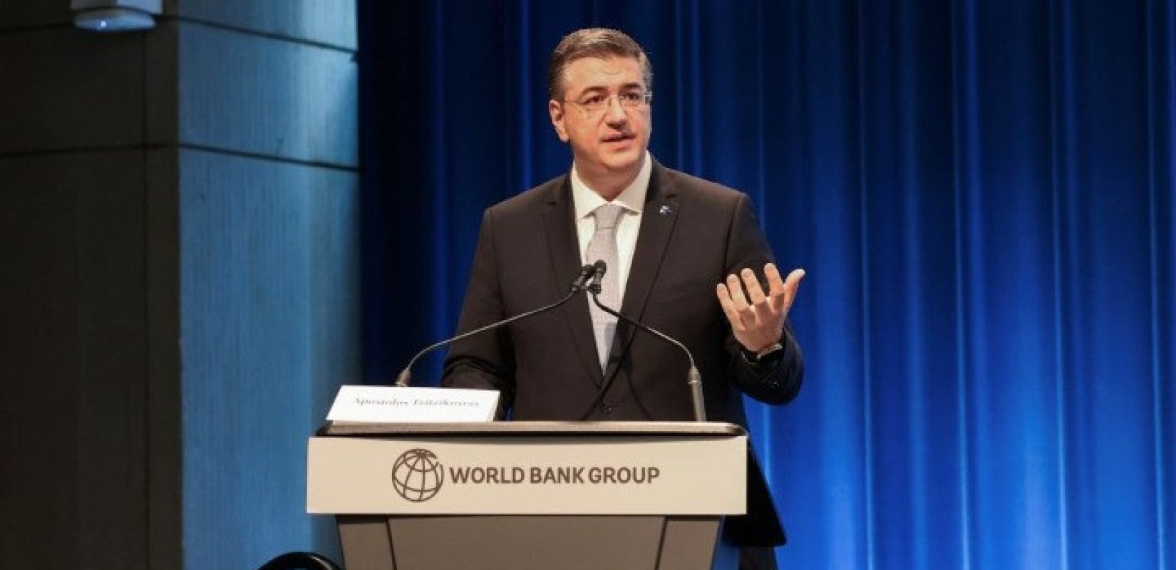 Απ. Τζιτζικώστας από Ουάσιγκτον: «Η συνέχιση της κρίσης στα Στενά του Ορμούζ θα προκαλέσει σοκ σε ολόκληρη την παγκόσμια οικονομία»